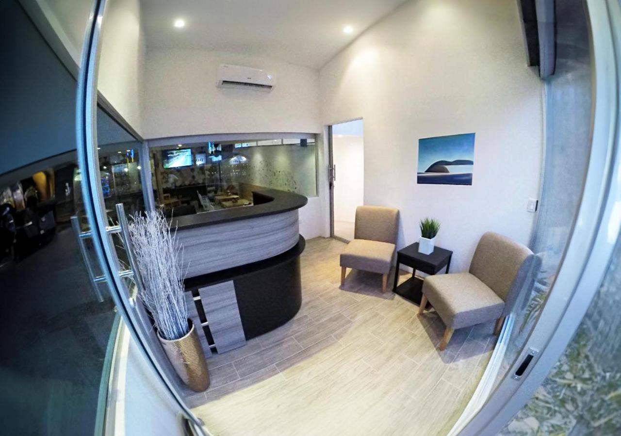 Hotel Surf Ranch Tamarindo Esterno foto