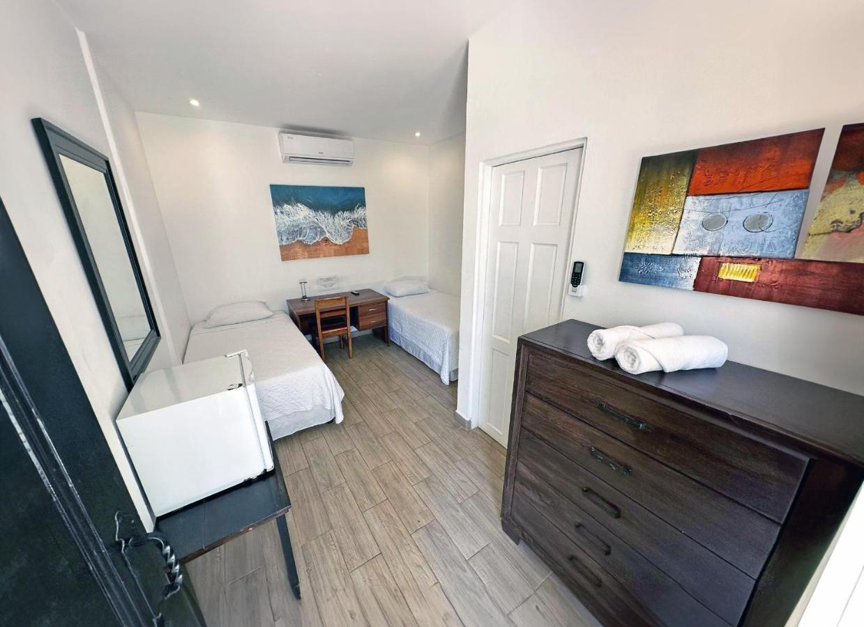 Hotel Surf Ranch Tamarindo Esterno foto