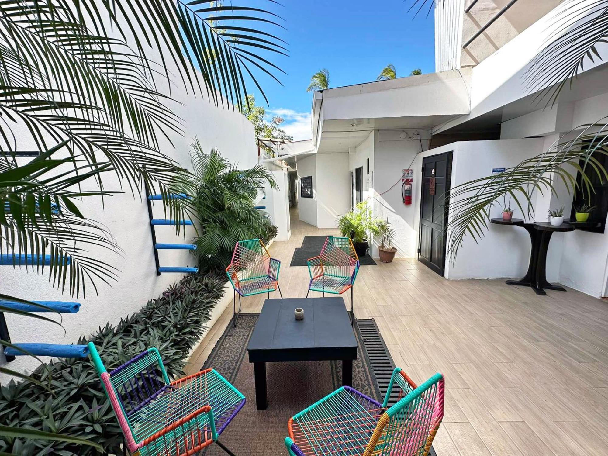 Hotel Surf Ranch Tamarindo Esterno foto